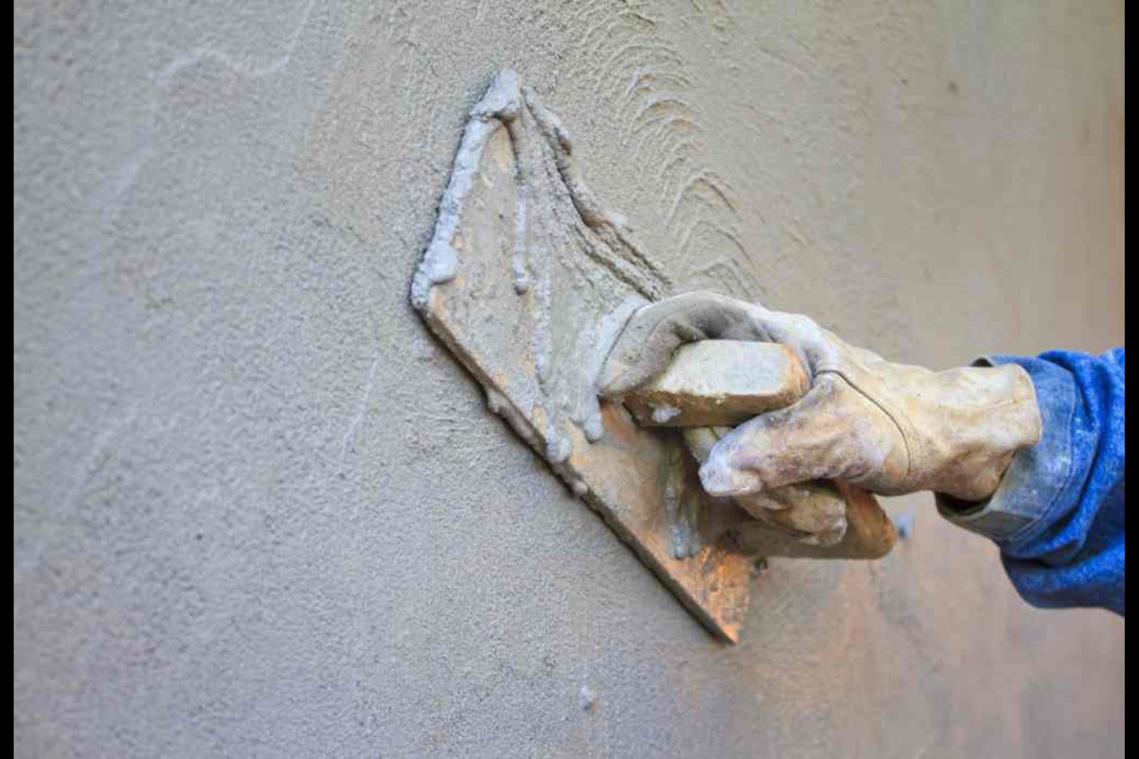 0205110001 01 plastering work shutterstock 121975429